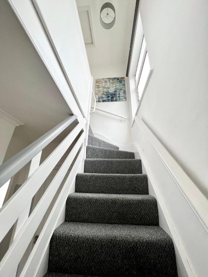 3 Cosy Homes Walking Distance To Mall With Parking Available To Book Separately 3 Bed House Or 1 Bed Apartment Or Studio London Exterior foto
