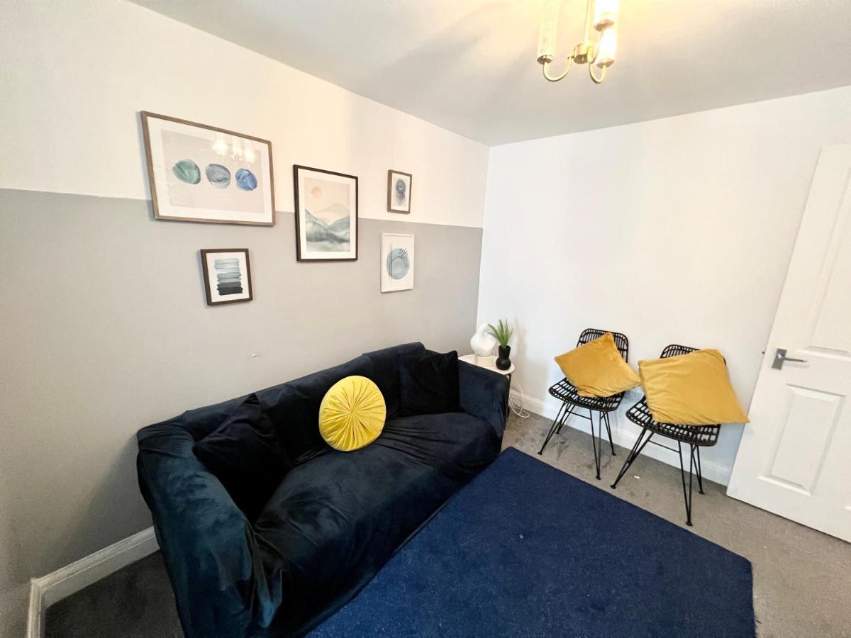 3 Cosy Homes Walking Distance To Mall With Parking Available To Book Separately 3 Bed House Or 1 Bed Apartment Or Studio London Exterior foto