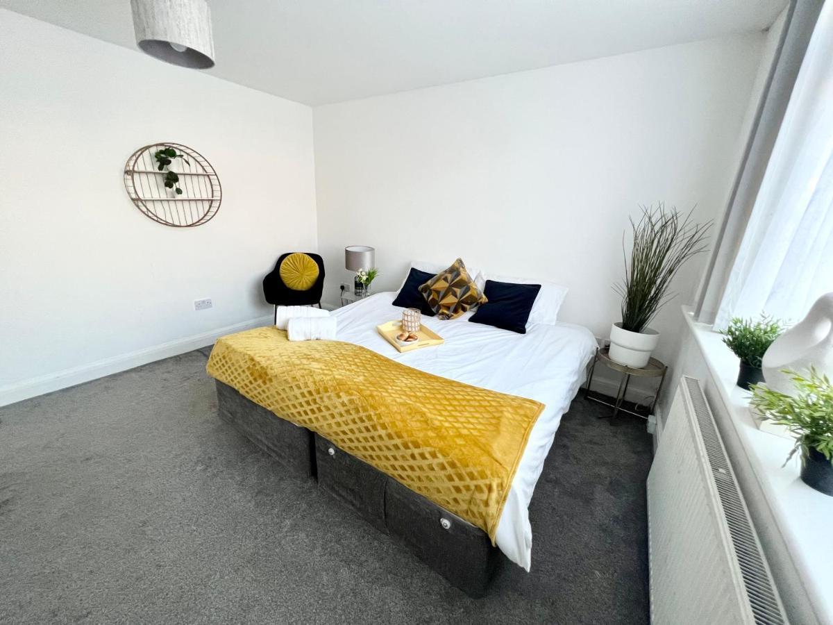 3 Cosy Homes Walking Distance To Mall With Parking Available To Book Separately 3 Bed House Or 1 Bed Apartment Or Studio London Exterior foto